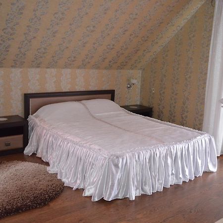 Hotel Fiyesta Starokostyantyniv Dış mekan fotoğraf