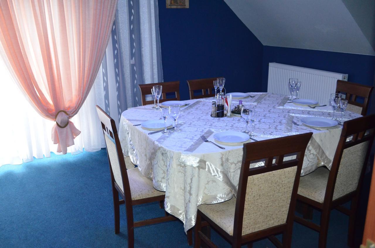 Hotel Fiyesta Starokostyantyniv Dış mekan fotoğraf