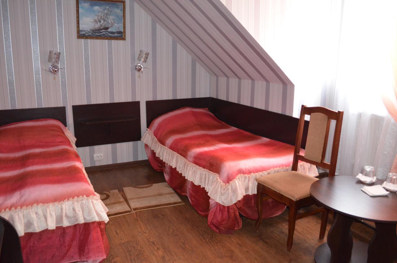 Hotel Fiyesta Starokostyantyniv Dış mekan fotoğraf