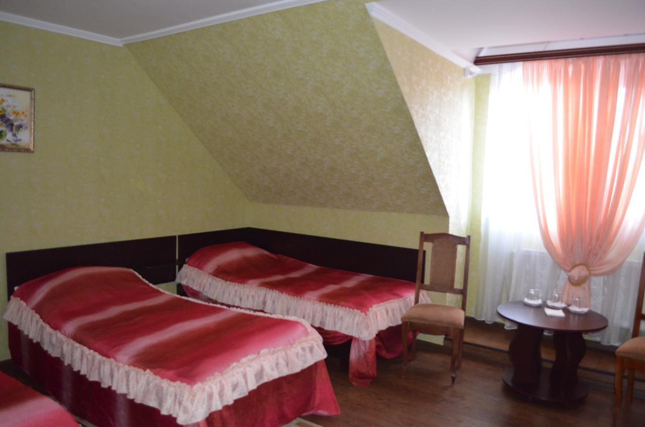 Hotel Fiyesta Starokostyantyniv Dış mekan fotoğraf