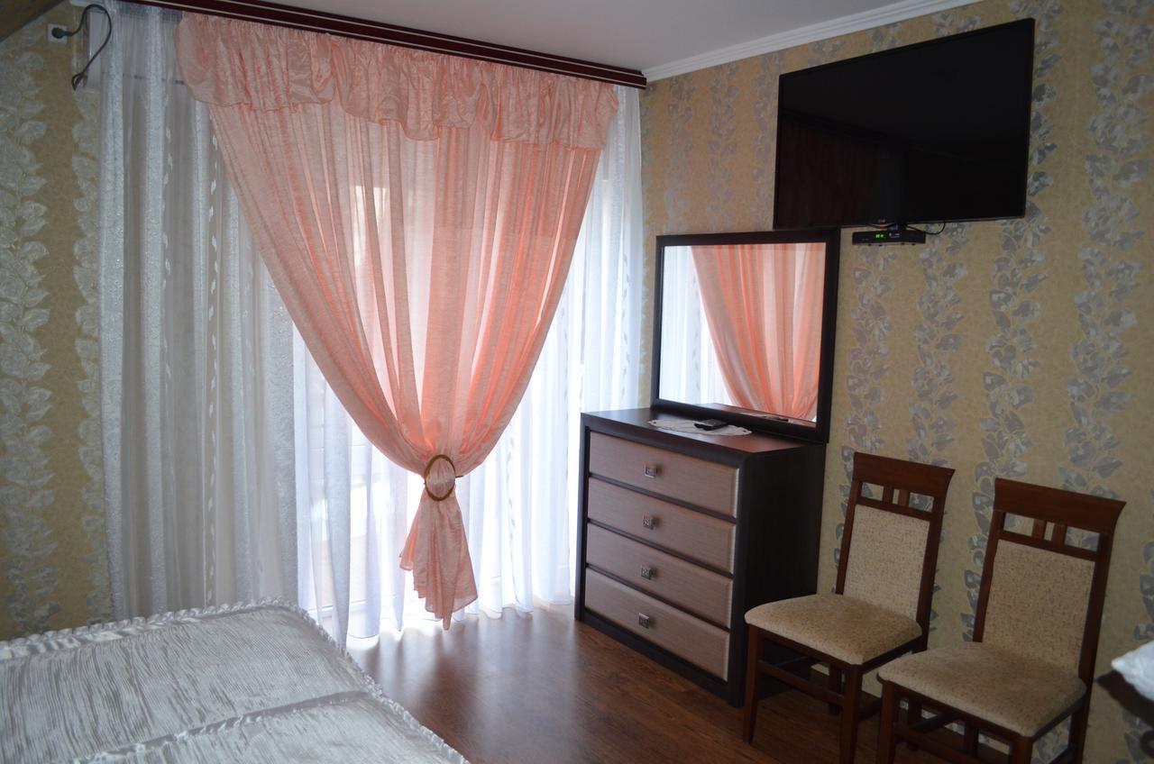 Hotel Fiyesta Starokostyantyniv Dış mekan fotoğraf