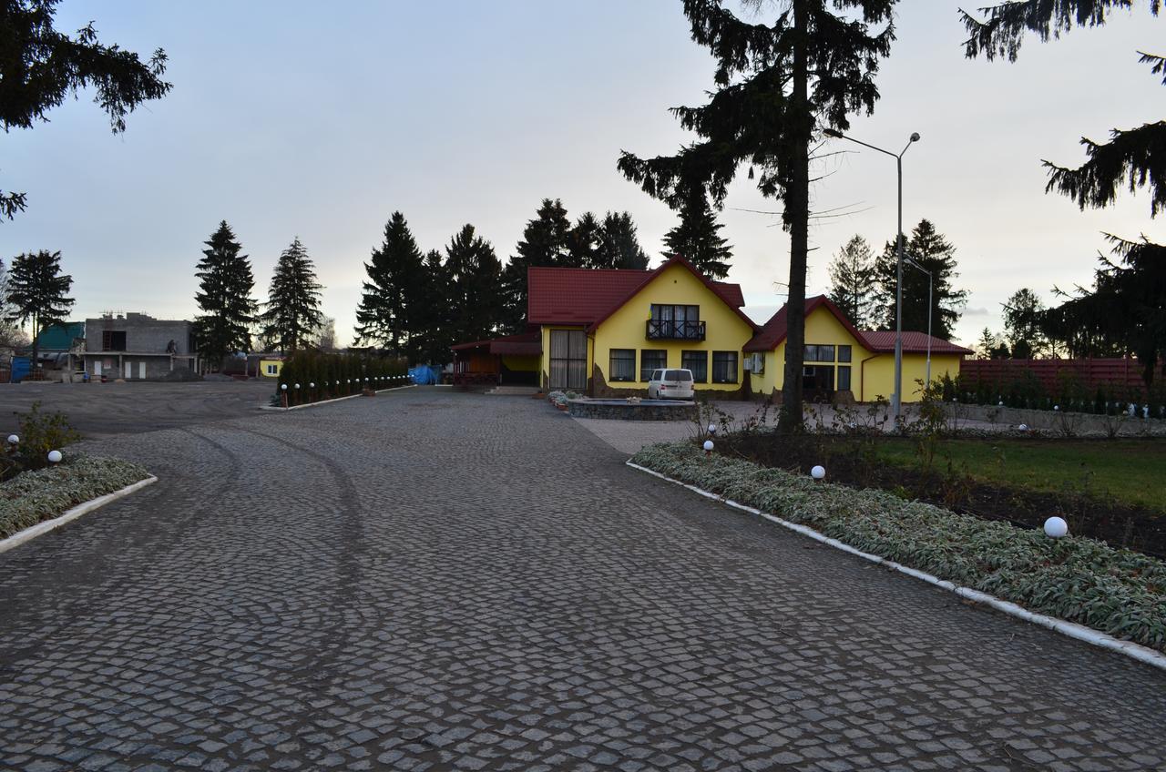 Hotel Fiyesta Starokostyantyniv Dış mekan fotoğraf